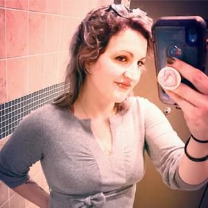 Meet your Posher, Ellee